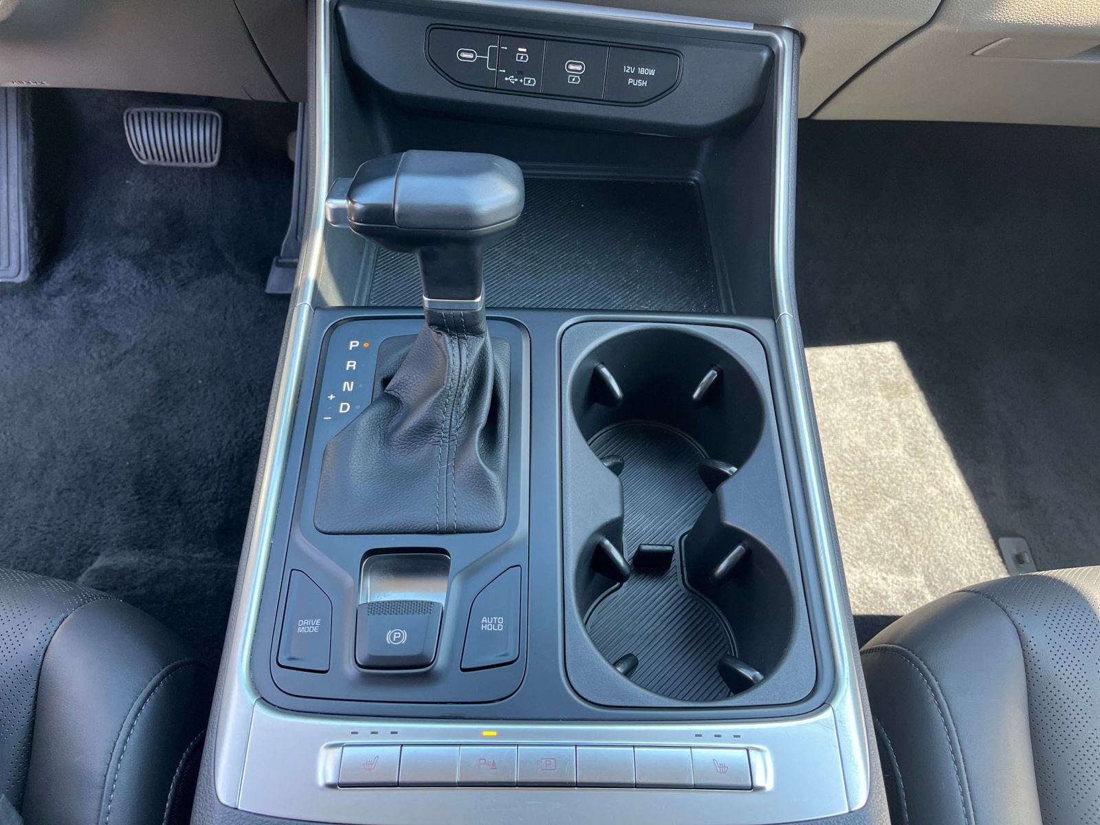 Used 2026 Kia Carnival FWD image 44