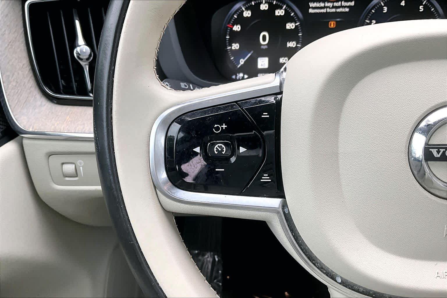 Used 2019 Volvo XC60 T5 Inscription AWD/4WD image 24