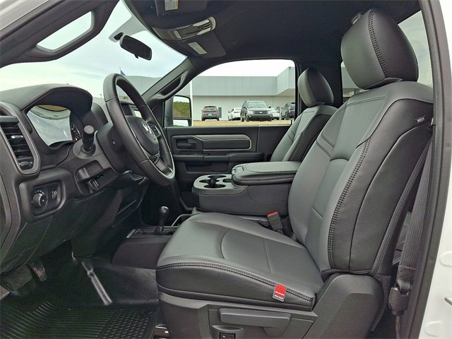 Used 2024 RAM 2500 Tradesman w/ Chrome Appearance Group image 13