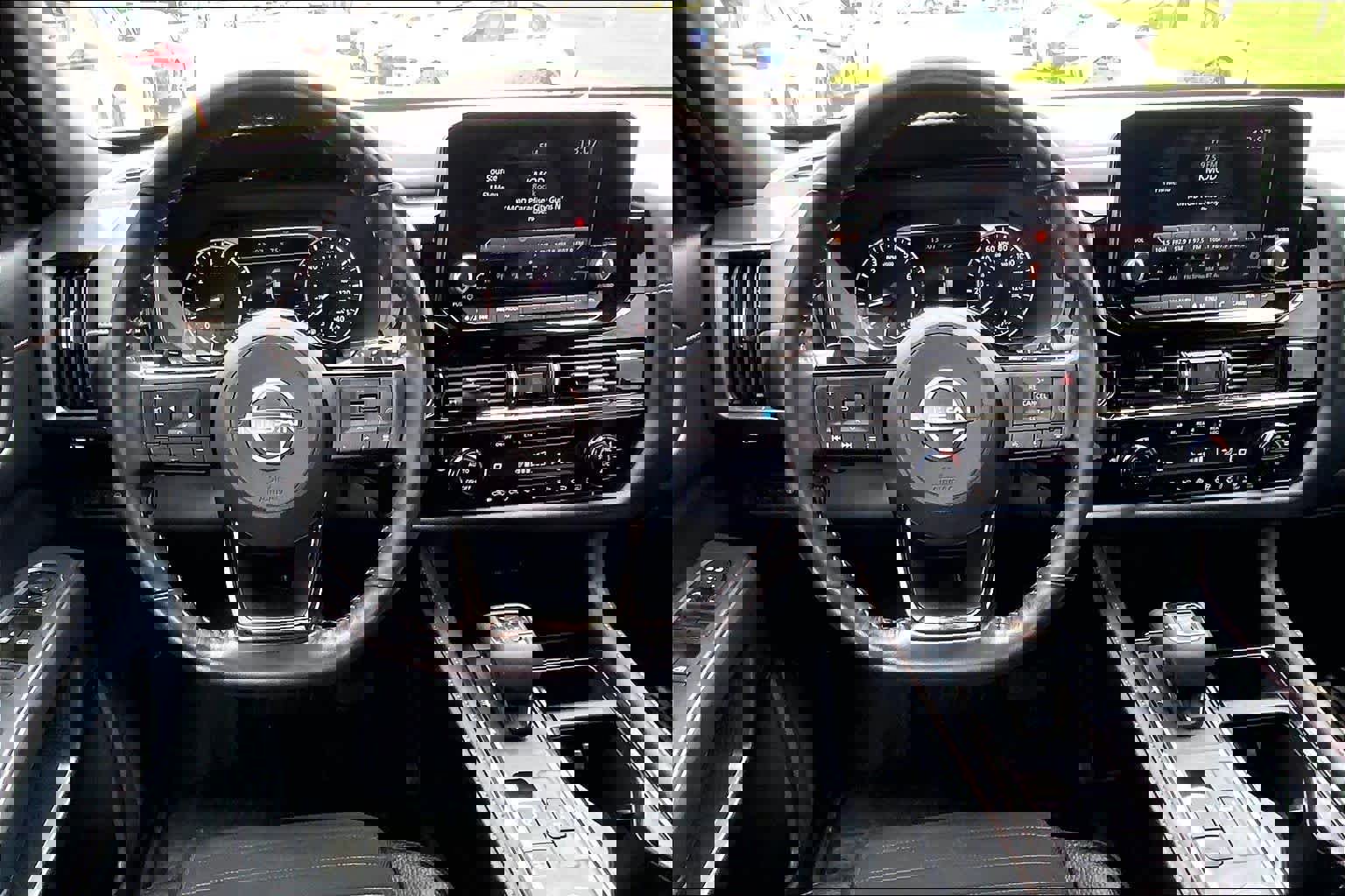 Used 2023 Nissan Pathfinder Rock Creek AWD/4WD image 5