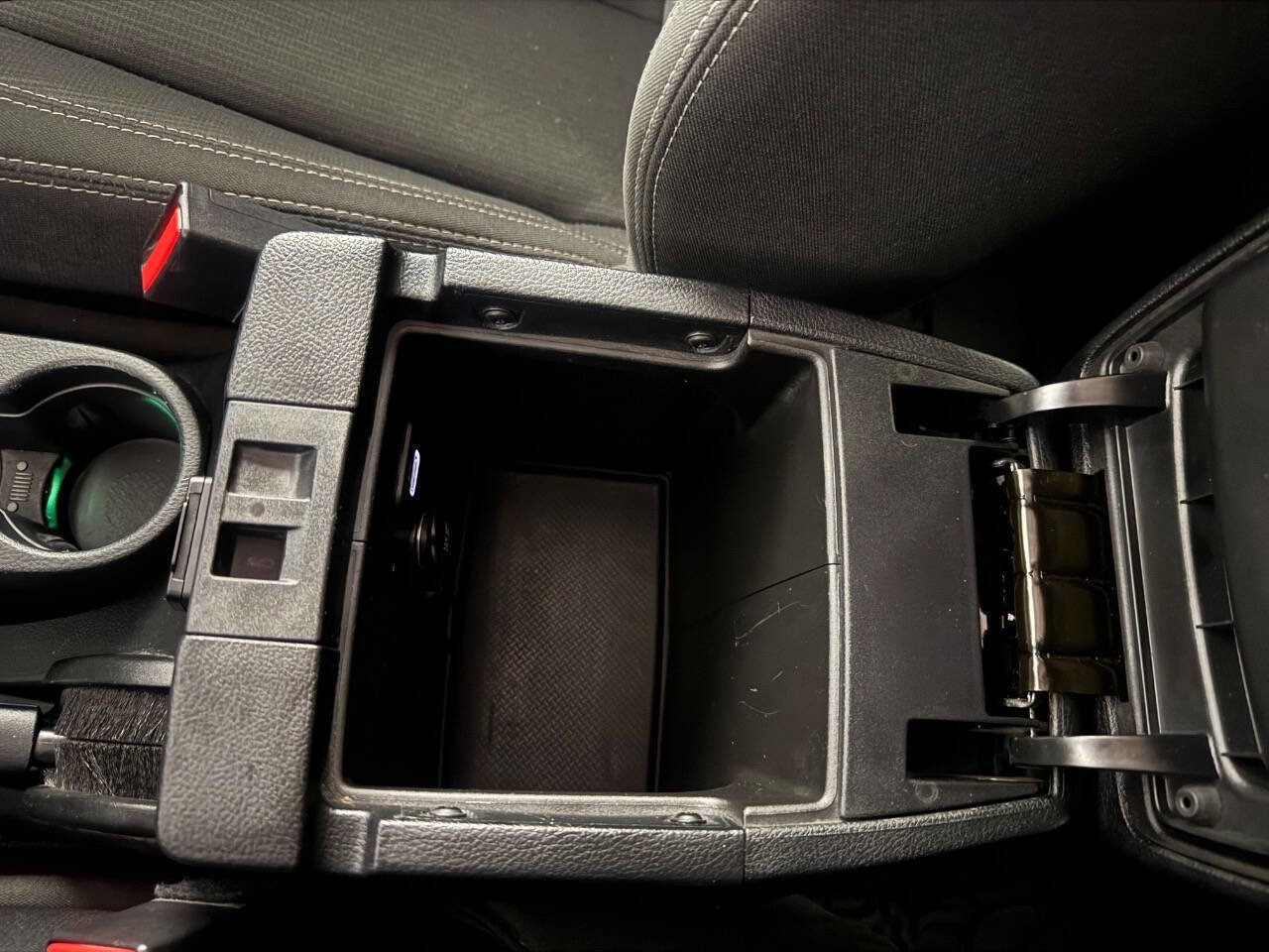 Used 2016 Jeep Wrangler Unlimited Rubicon w/ Connectivity Group image 45