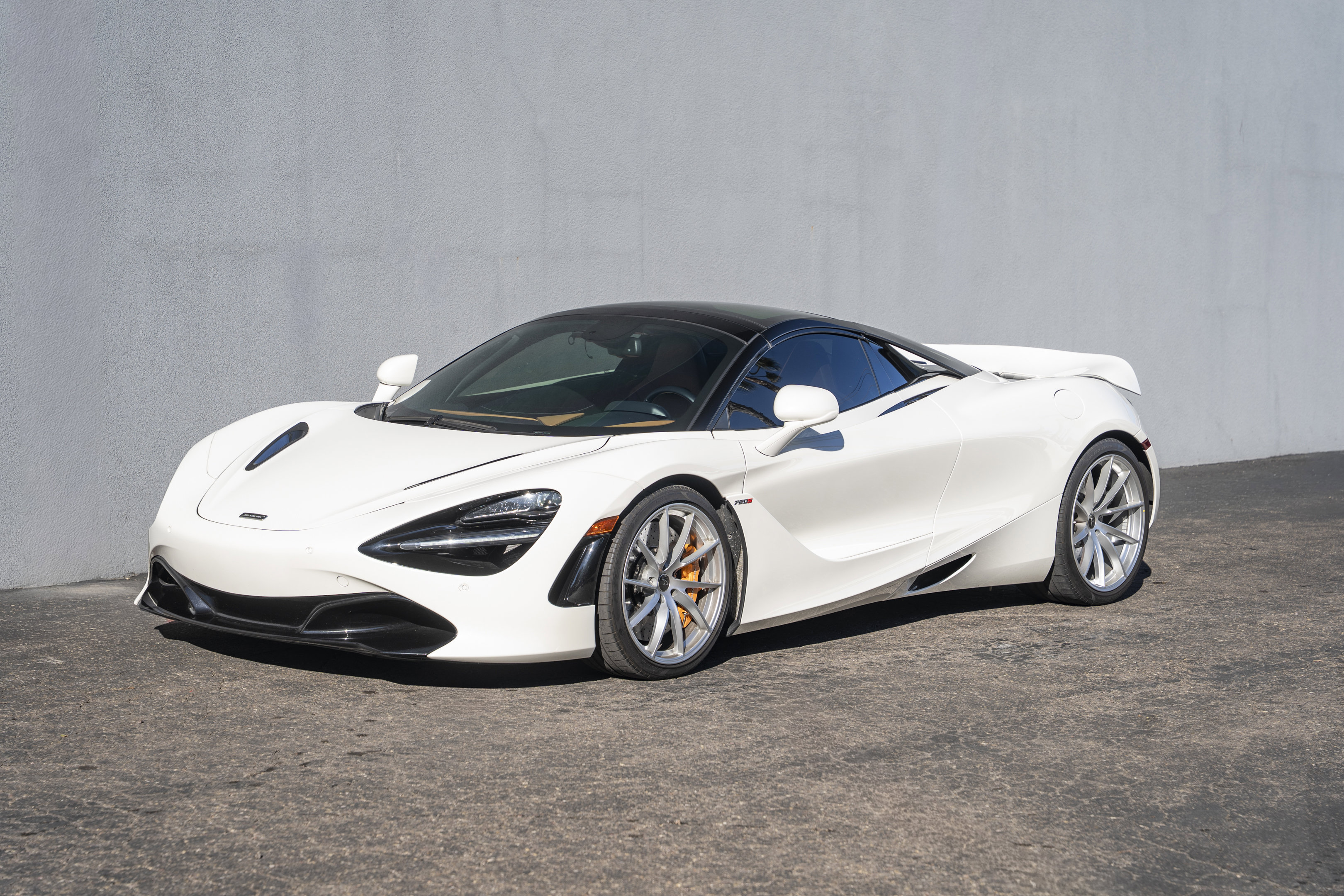 Used 2020 McLaren 720S Spider image 12