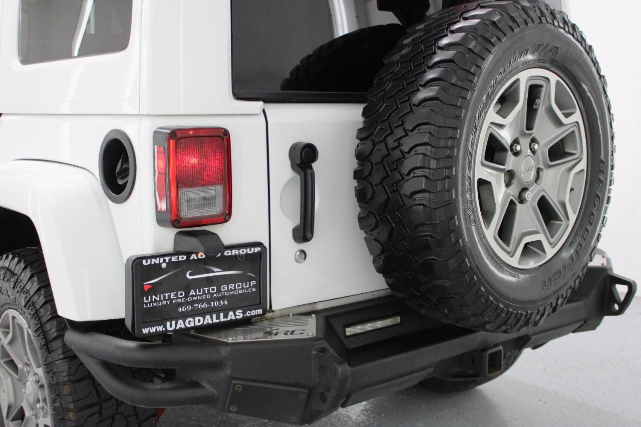 Used 2015 Jeep Wrangler Unlimited Rubicon w/ Connectivity Group AWD/4WD image 25