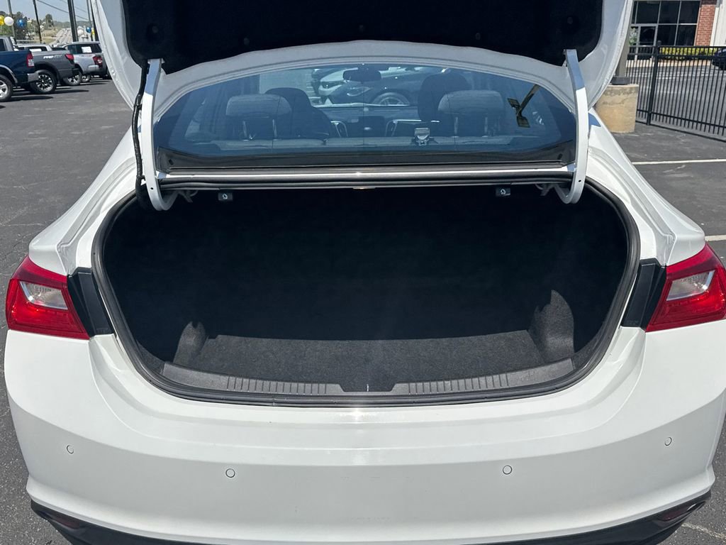 Used 2024 Chevrolet Malibu LT image 19