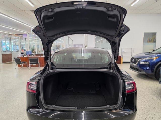 Used 2019 Tesla Model 3 Mid Range RWD image 39