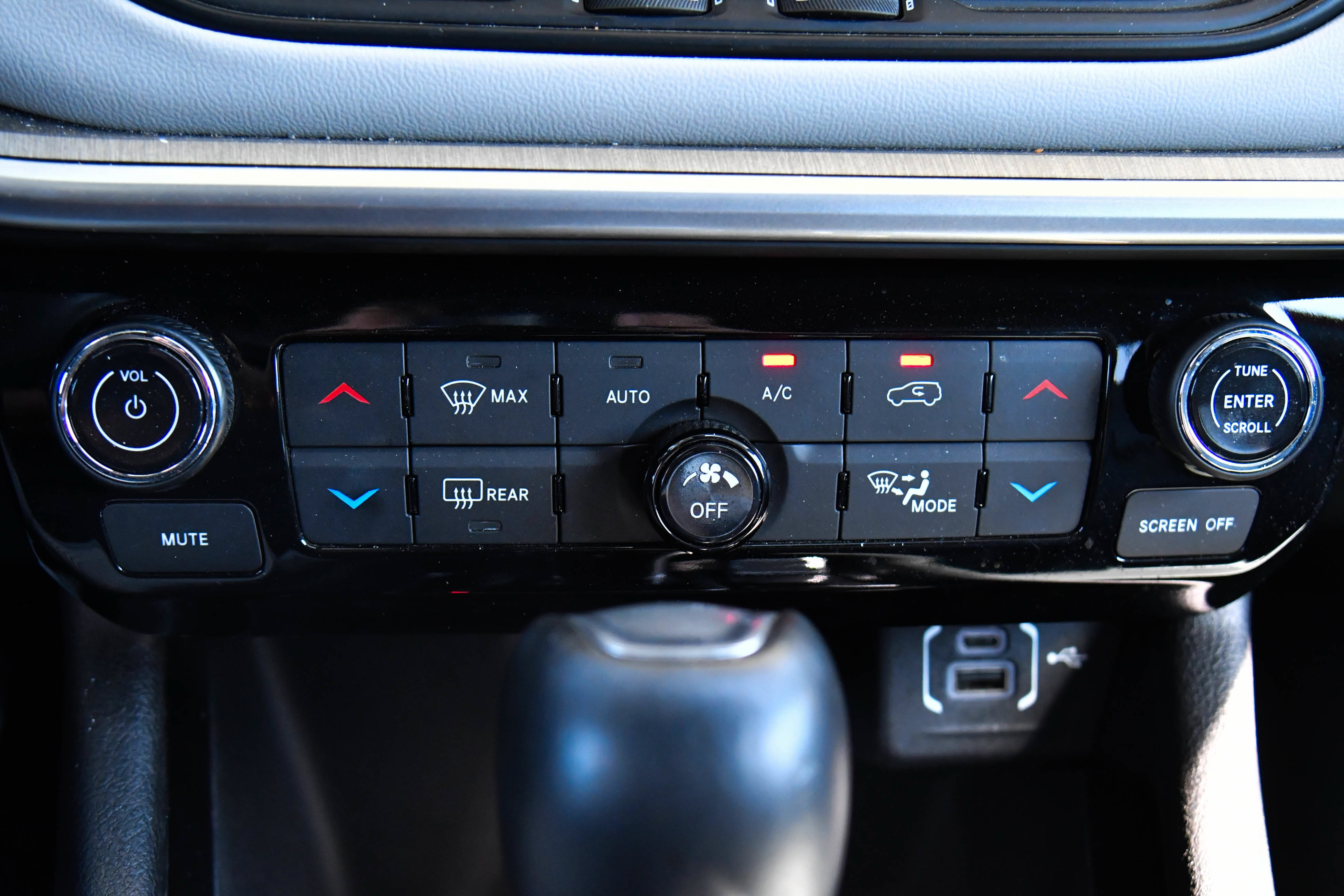 Used 2025 Jeep Compass Limited AWD/4WD image 28
