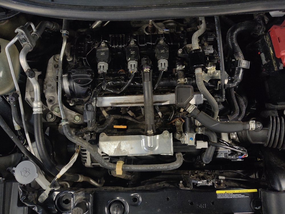 Used 2022 Nissan Versa SR FWD image 30