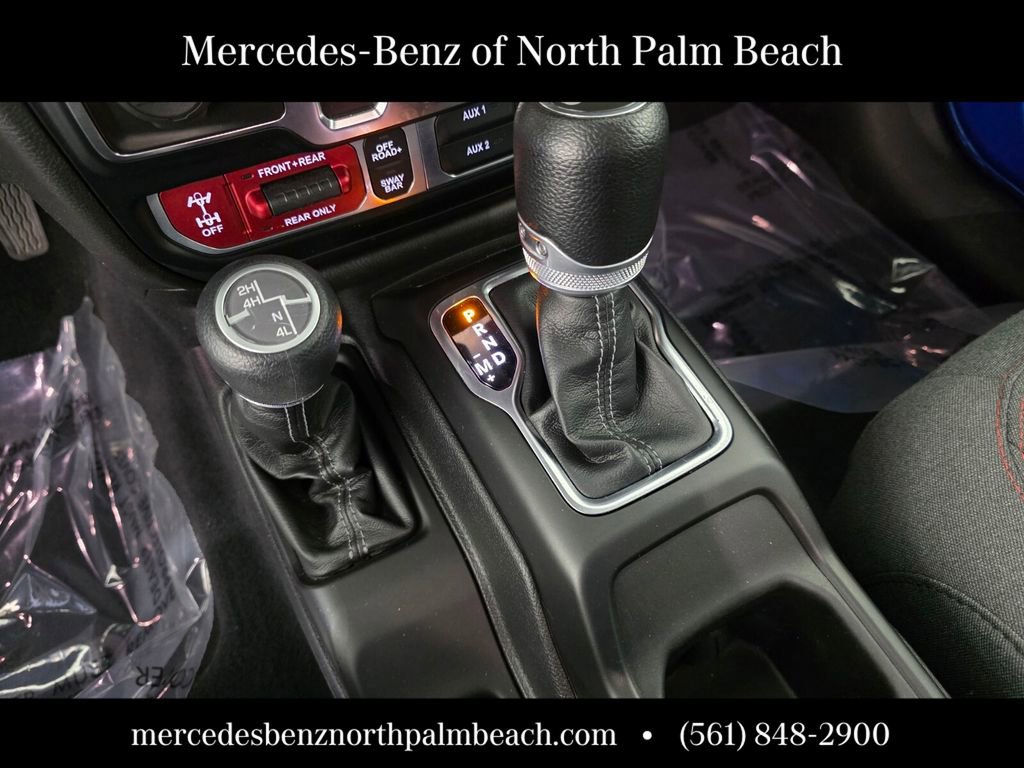 Used 2024 Jeep Wrangler Rubicon w/ Technology Group AWD/4WD image 21