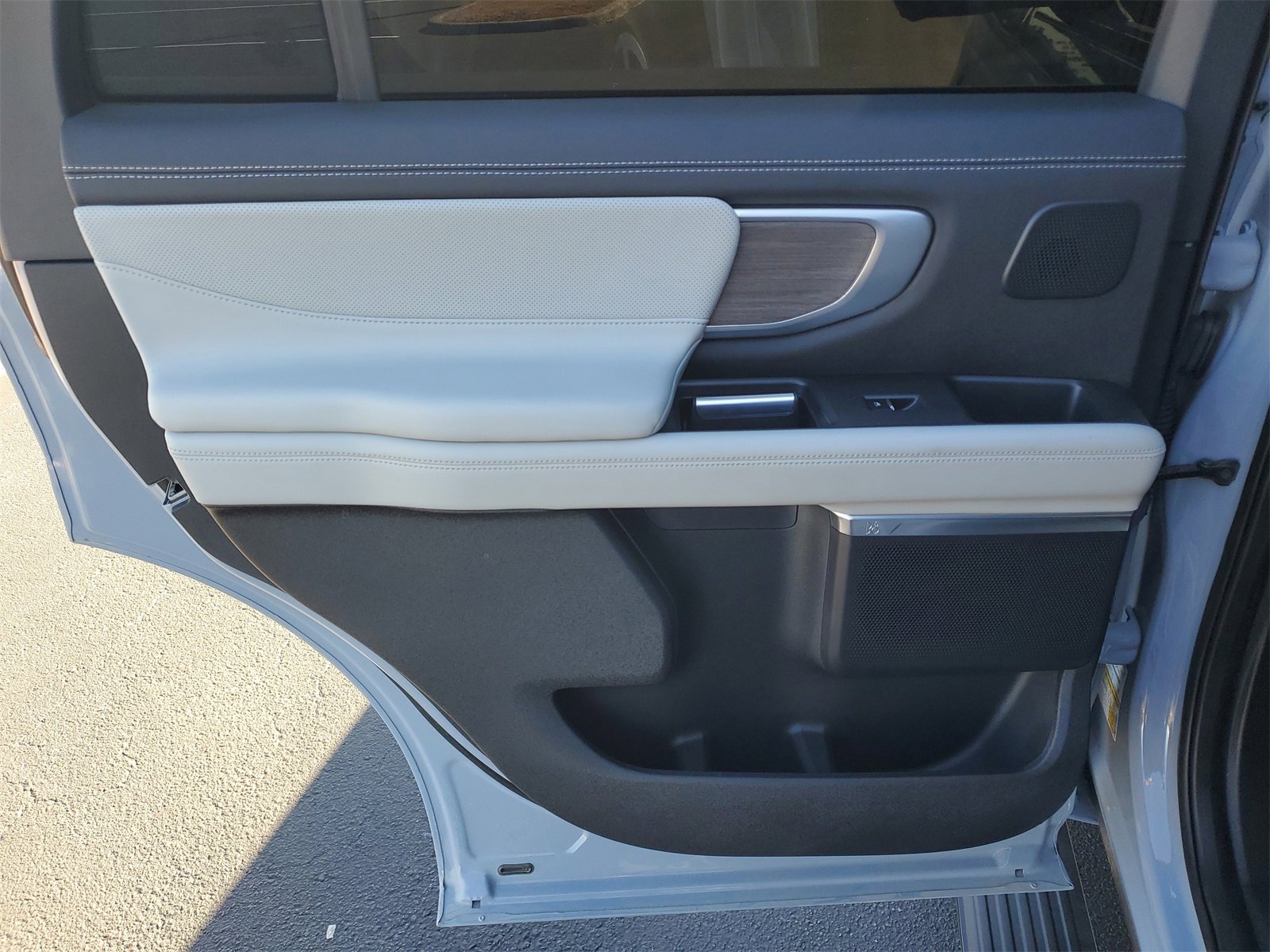 Certified 2025 Ford Expedition Platinum w/ Platinum Ultimate Package image 10