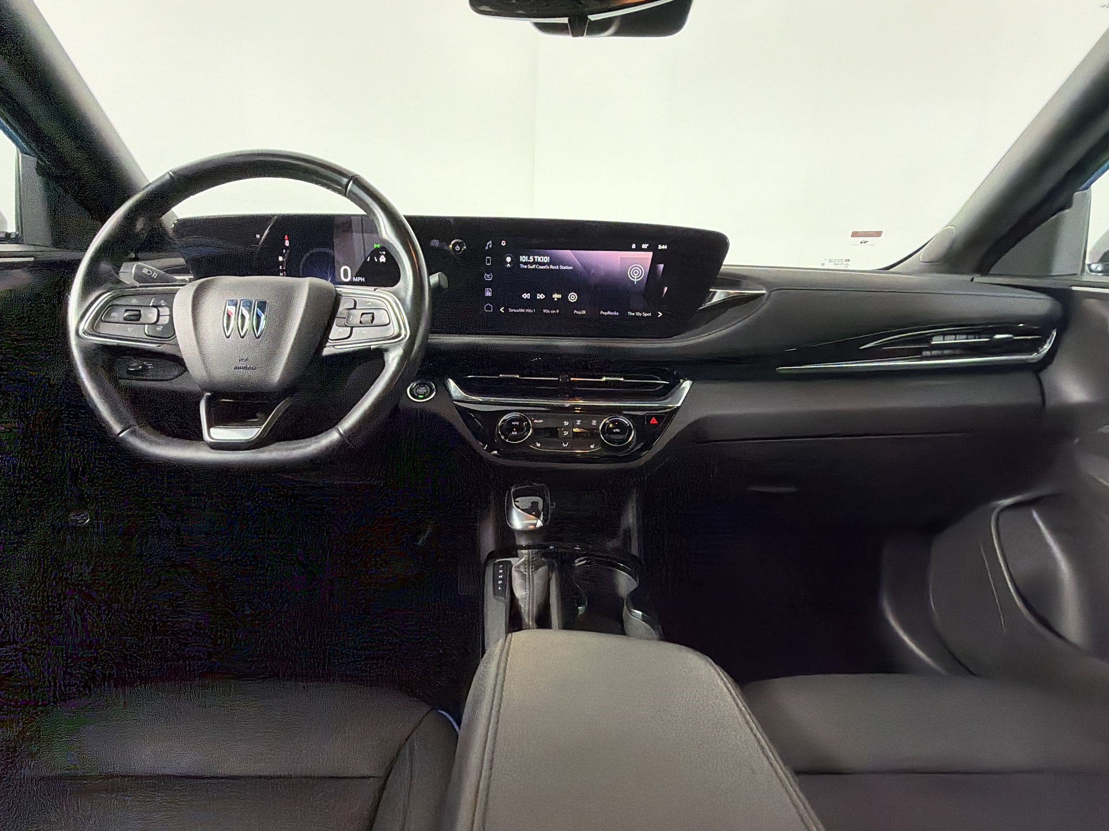 Used 2025 Buick Envista Sport Touring w/ Experience Buick Package FWD image 16