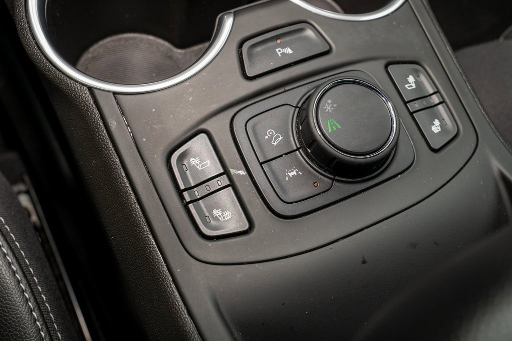 Used 2022 GMC Terrain SLT w/ Tech Package image 11