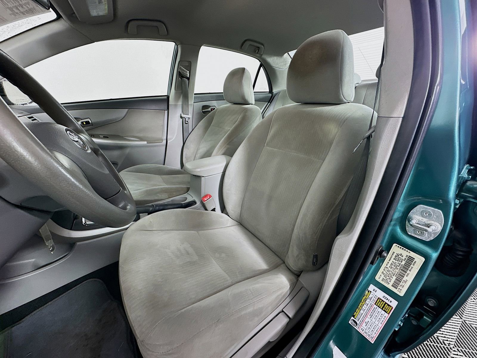 Used 2010 Toyota Corolla LE image 19