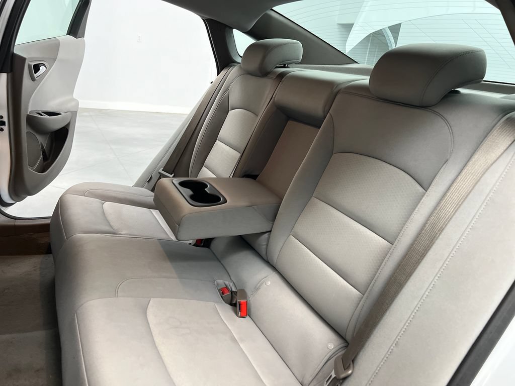 Used 2025 Chevrolet Malibu LT FWD image 16