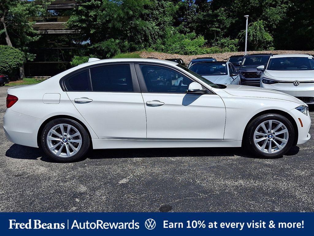 Used 2018 BMW 320i Sedan RWD image 9