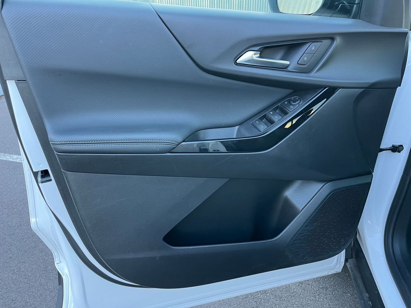 Used 2025 Chevrolet Equinox LT image 20