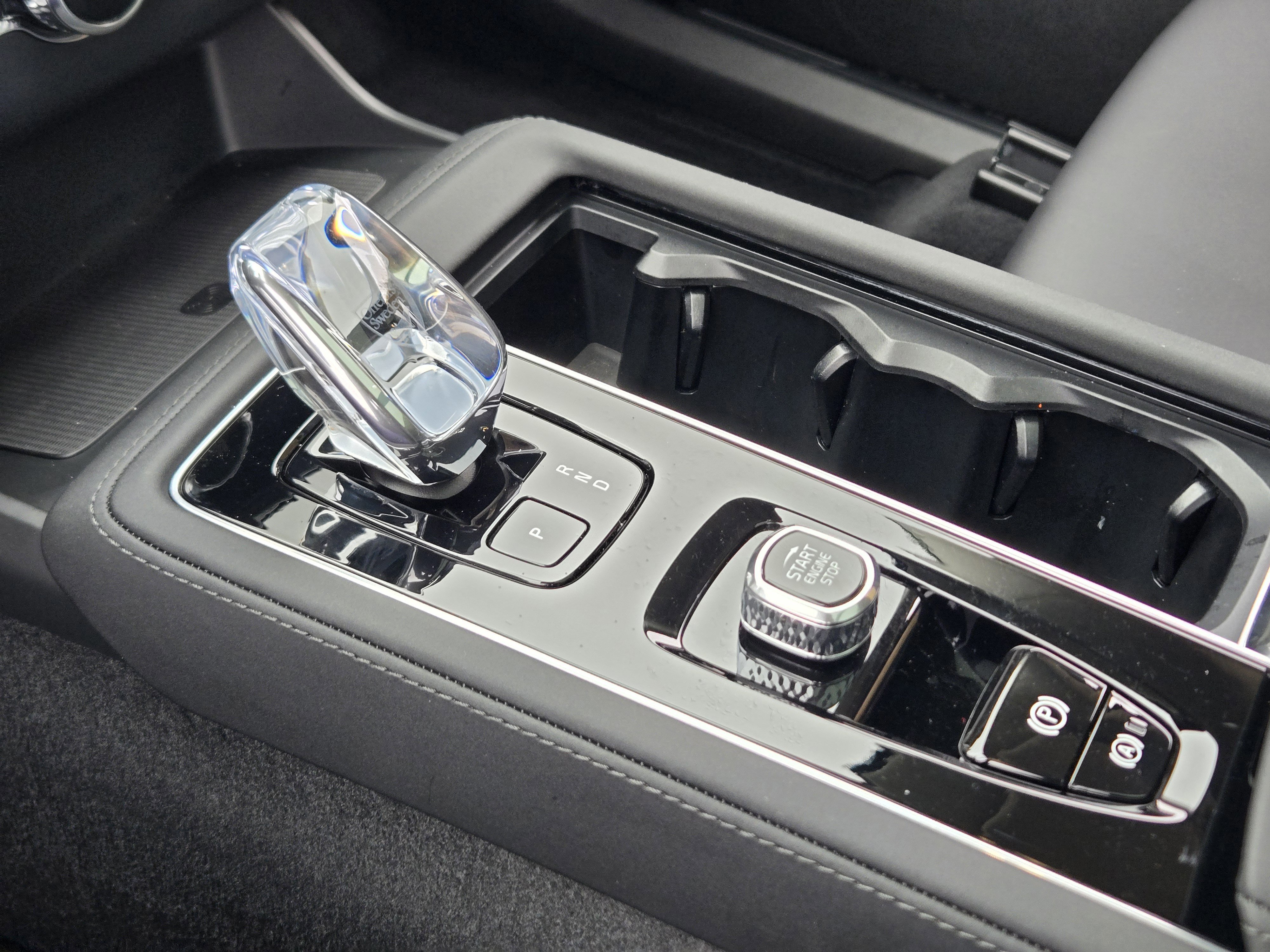 New 2025 Volvo XC90 T8 Core w/ Protection Package image 18