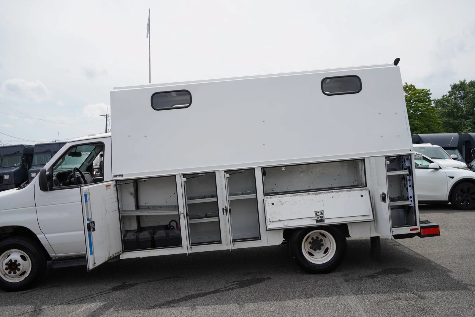 Used 2018 Ford E-450 and Econoline 450 Super Duty RWD image 20