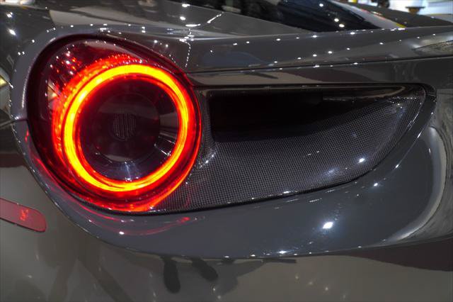 Used 2018 Ferrari 488 GTB RWD image 15