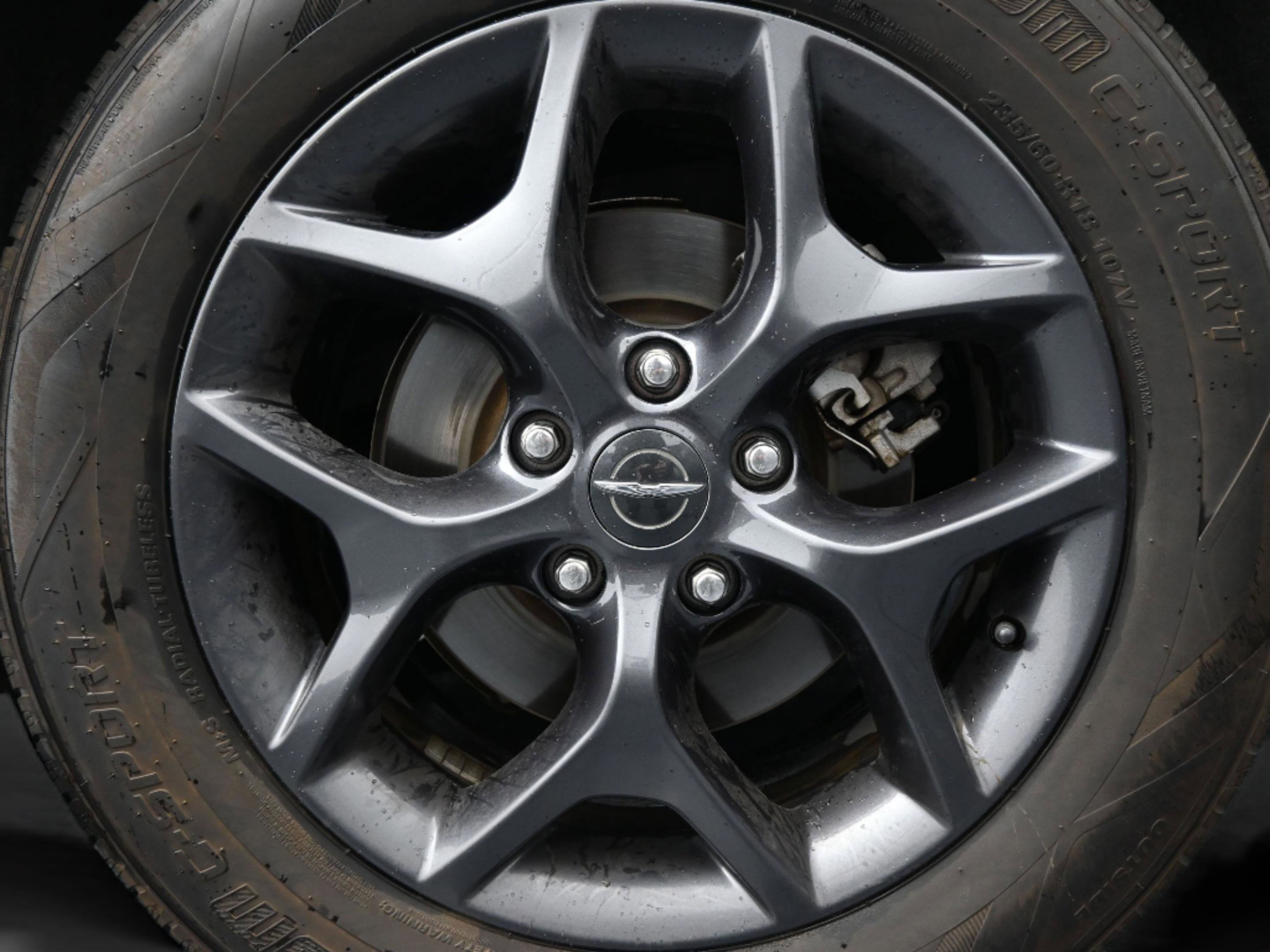 Used 2020 Chrysler Pacifica Touring-L w/ S Appearance Package image 10