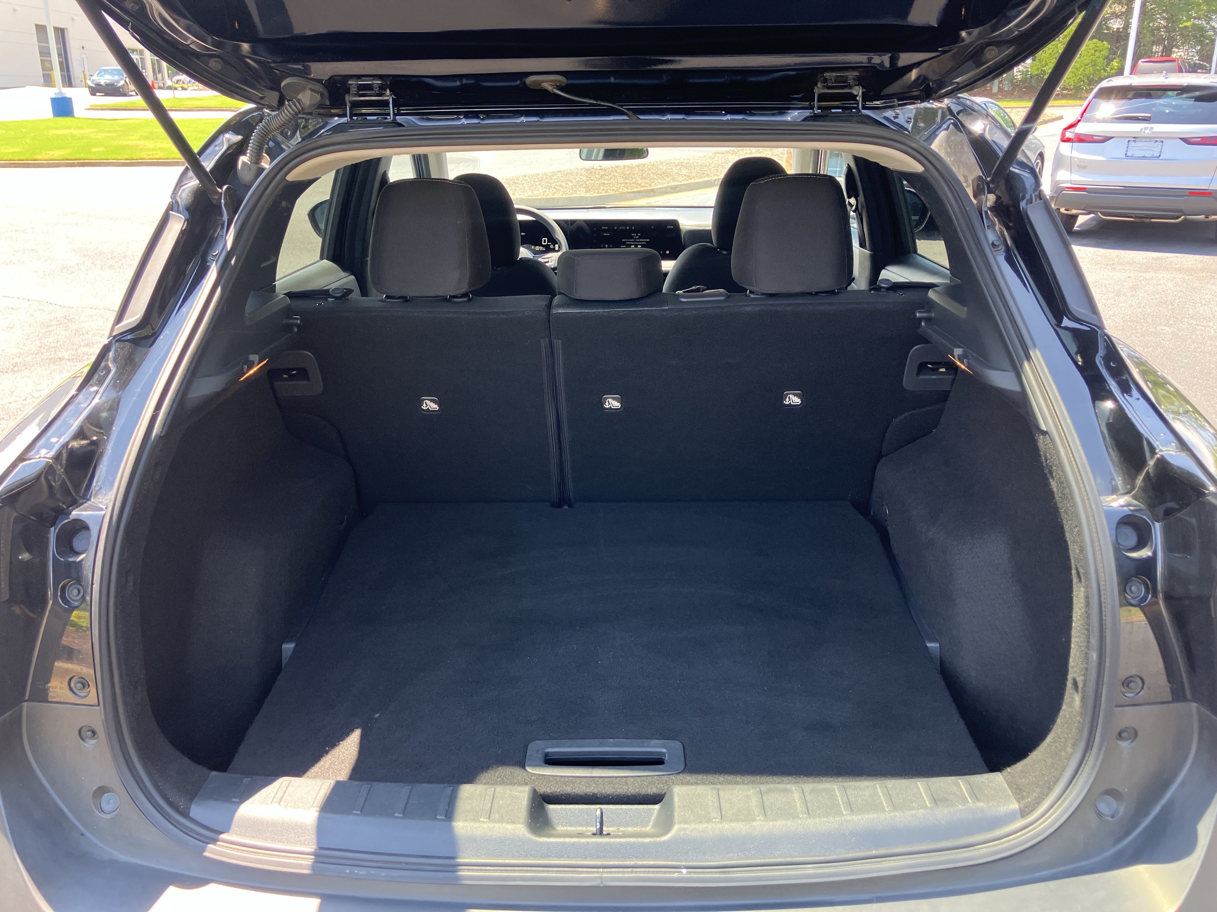 Used 2025 Nissan Kicks SV FWD image 33