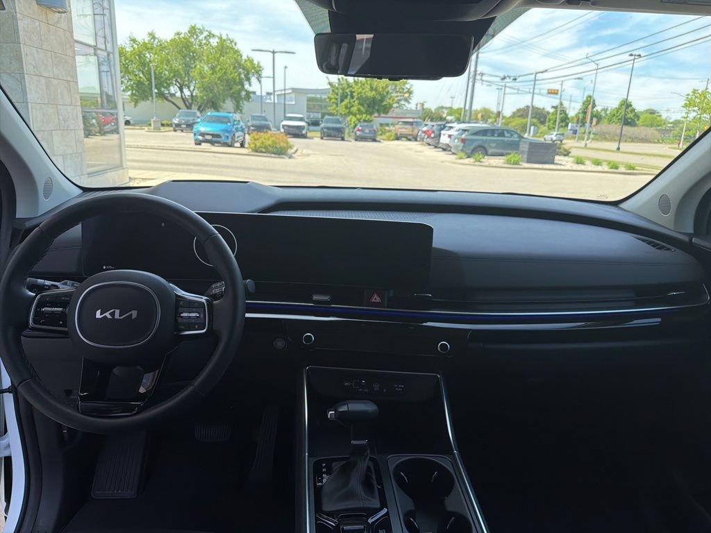 Used 2025 Kia Carnival SX Prestige FWD image 12