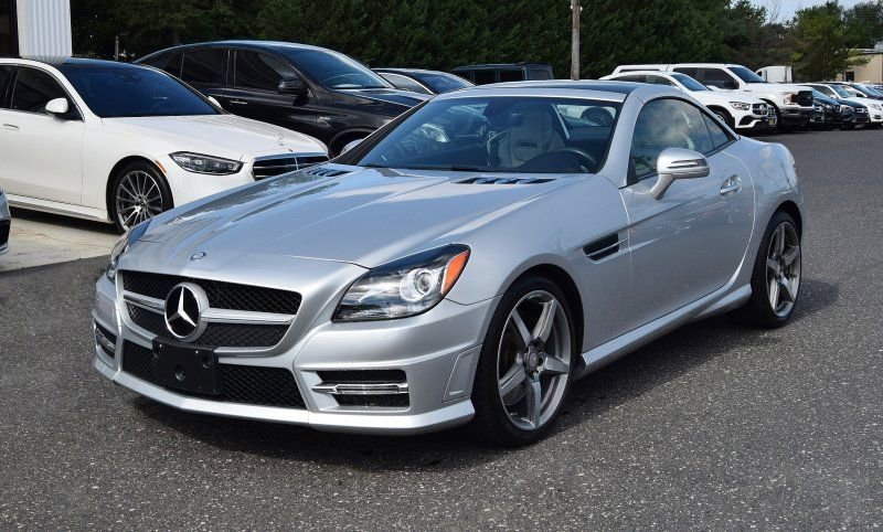 Used 2015 Mercedes-Benz SLK 250 w/ Premium Package image 2