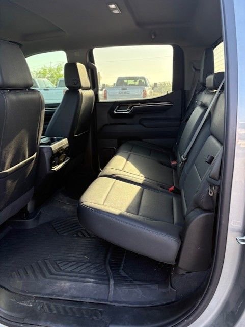 Used 2025 Chevrolet Silverado 1500 LT Trail Boss w/ Convenience Package II AWD/4WD image 21
