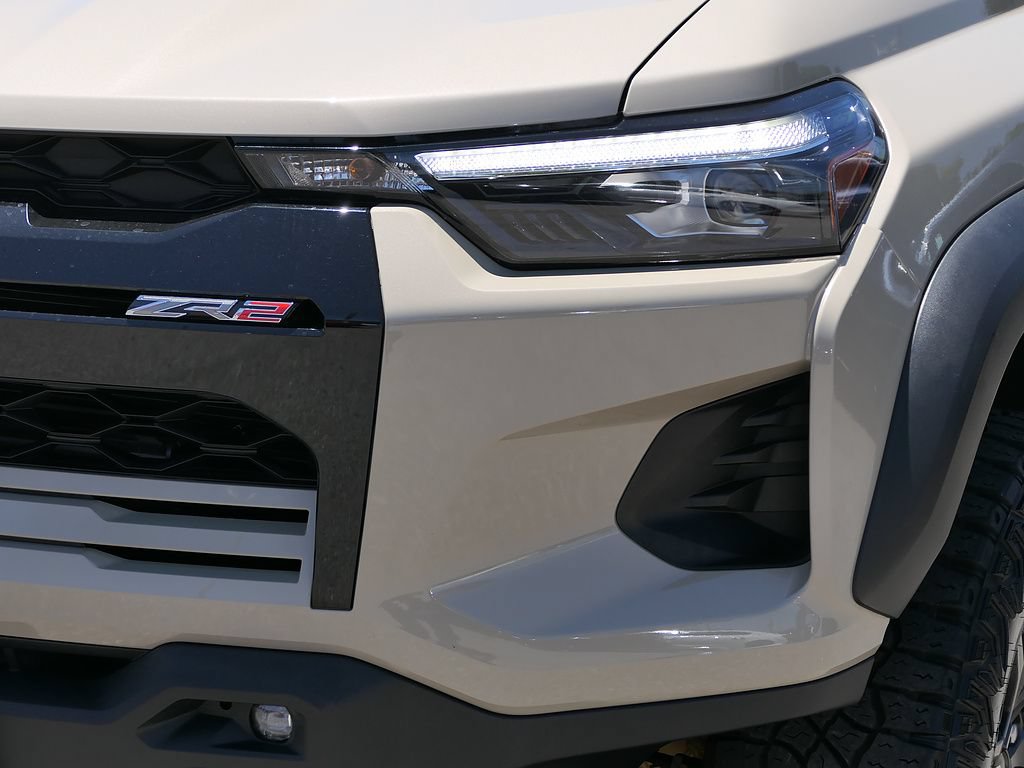 Used 2024 Chevrolet Colorado ZR2 w/ Technology Package AWD/4WD image 10