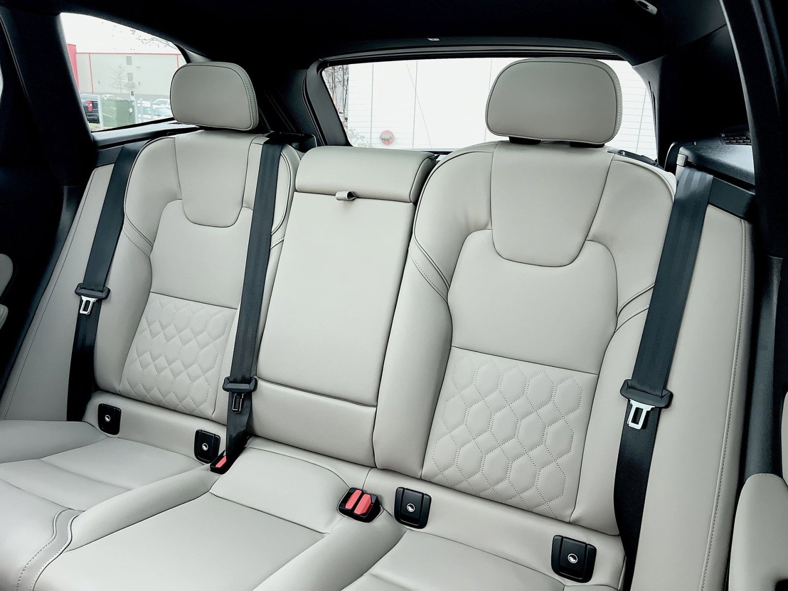 New 2026 Volvo XC60 B5 Plus w/ Protection Package Premier image 24