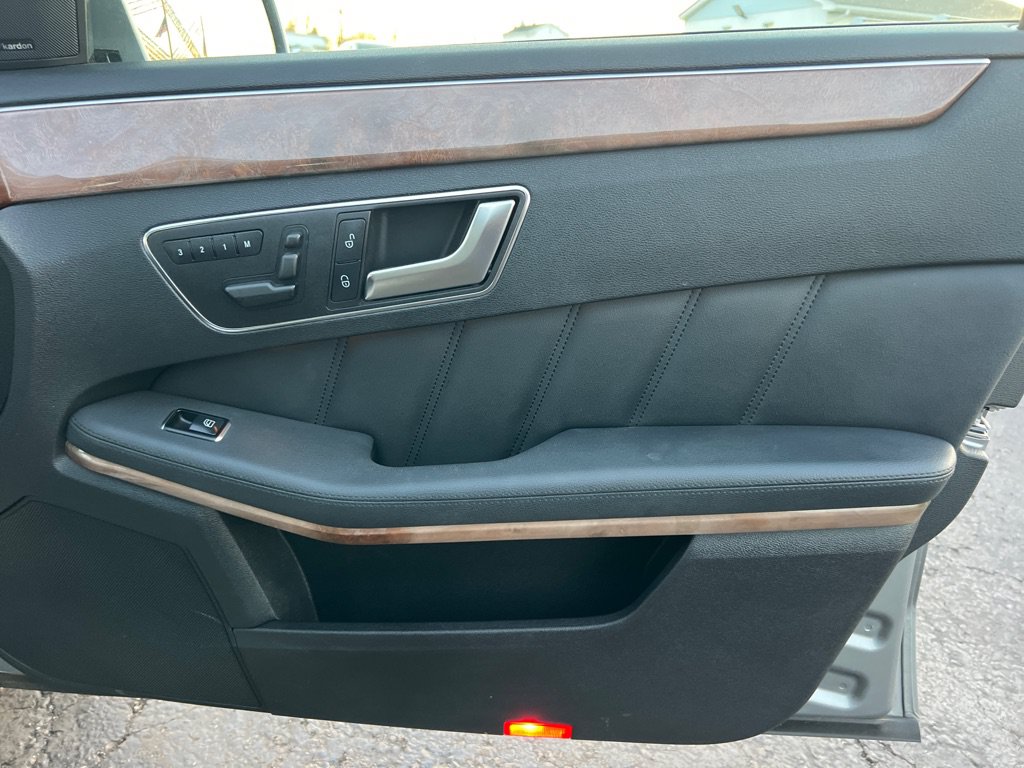 Used 2013 Mercedes-Benz E 350 4MATIC Sedan image 19