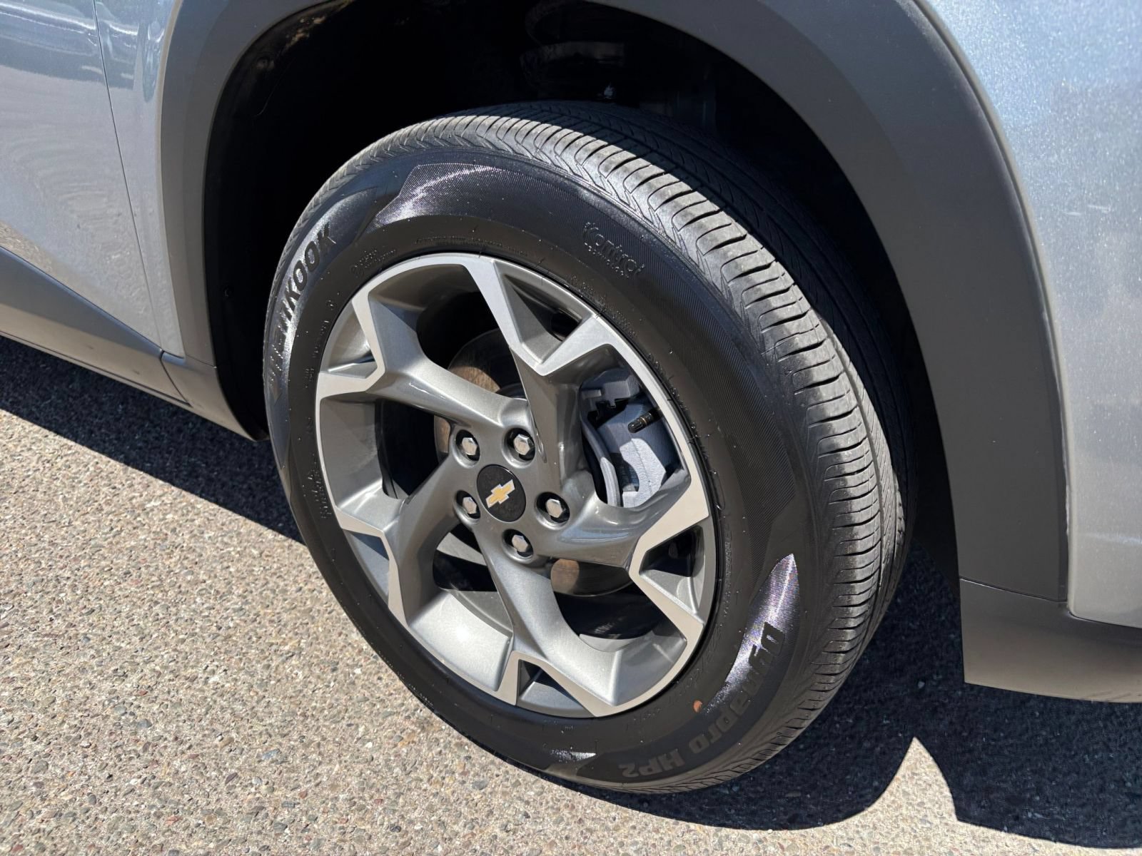 Used 2025 Chevrolet Trax LT FWD image 54