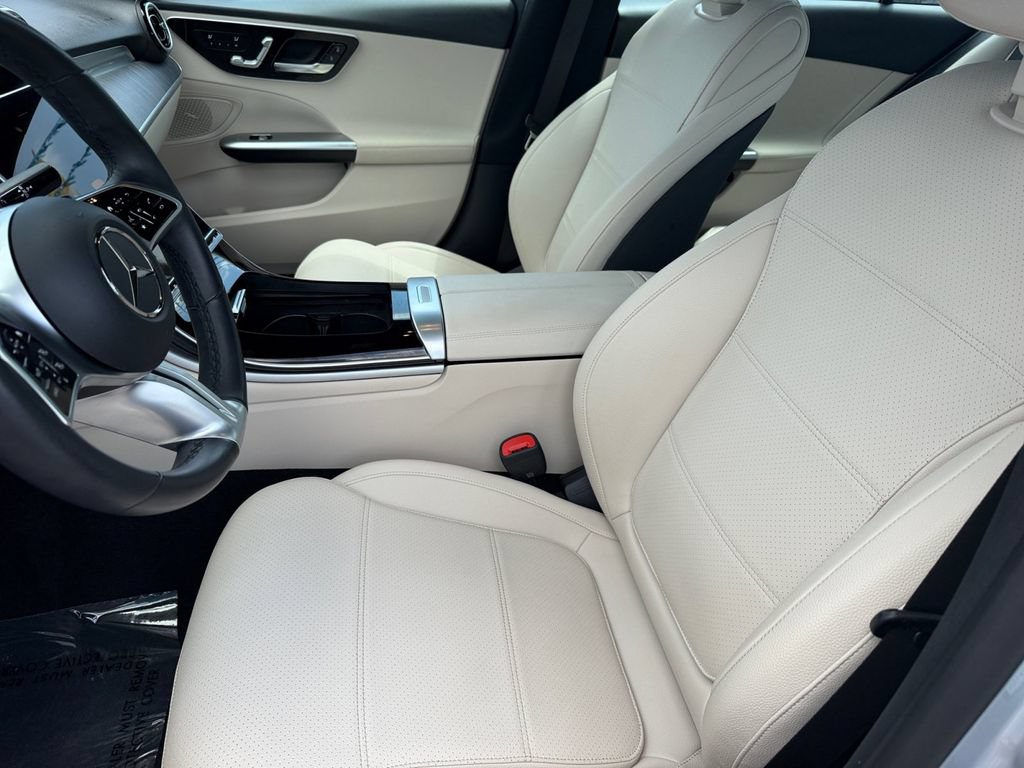 Used 2025 Mercedes-Benz C 300 4MATIC Sedan image 10