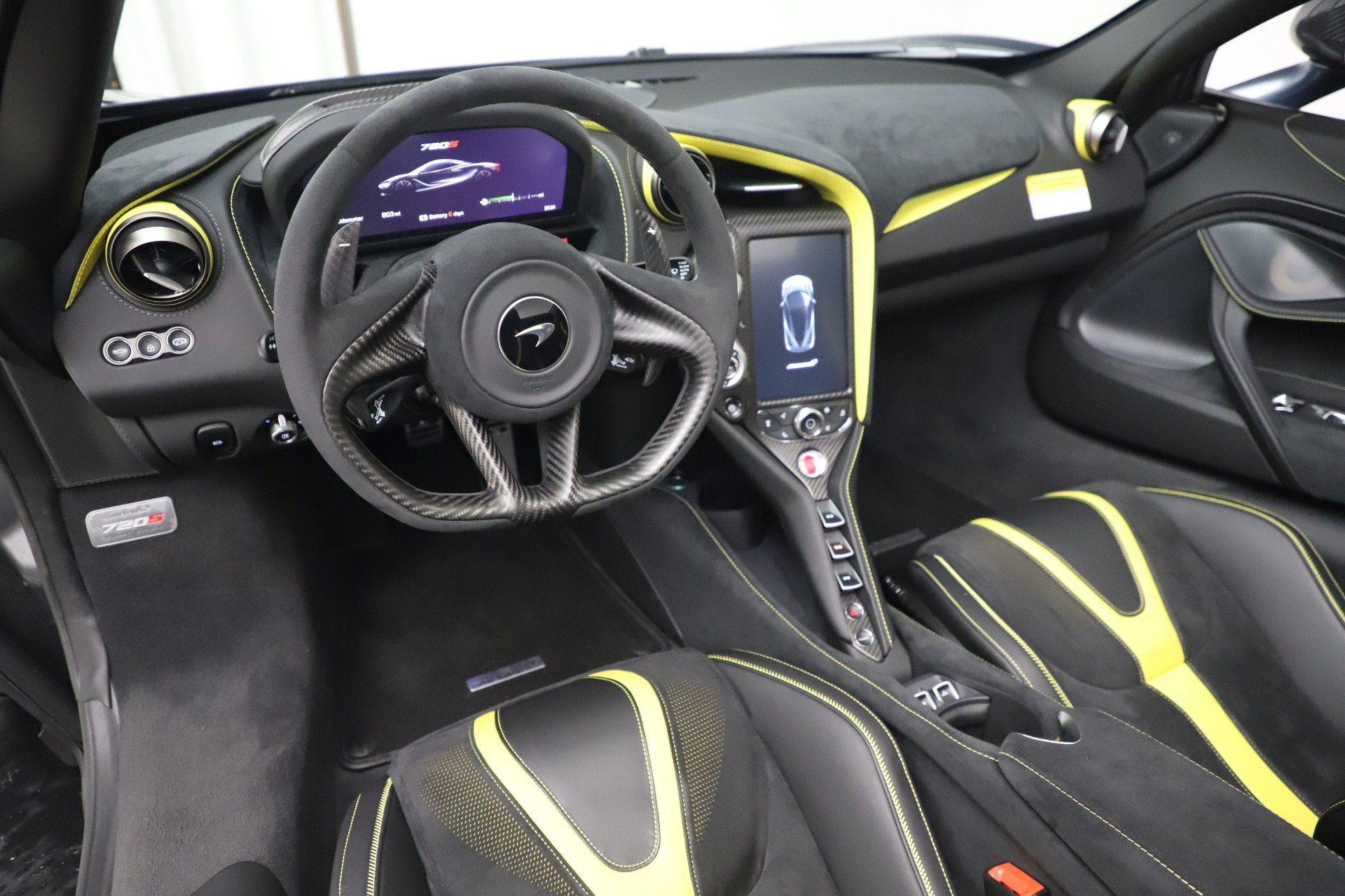 Used 2020 McLaren 720S Spider RWD image 19