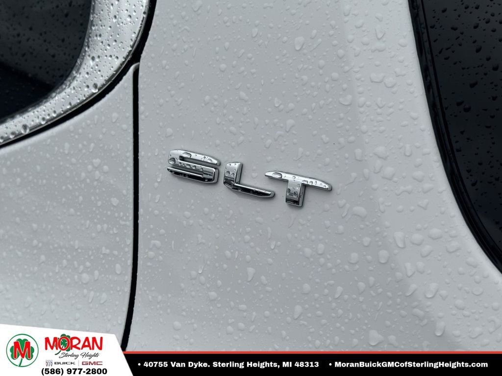Certified 2023 GMC Acadia SLT FWD image 10