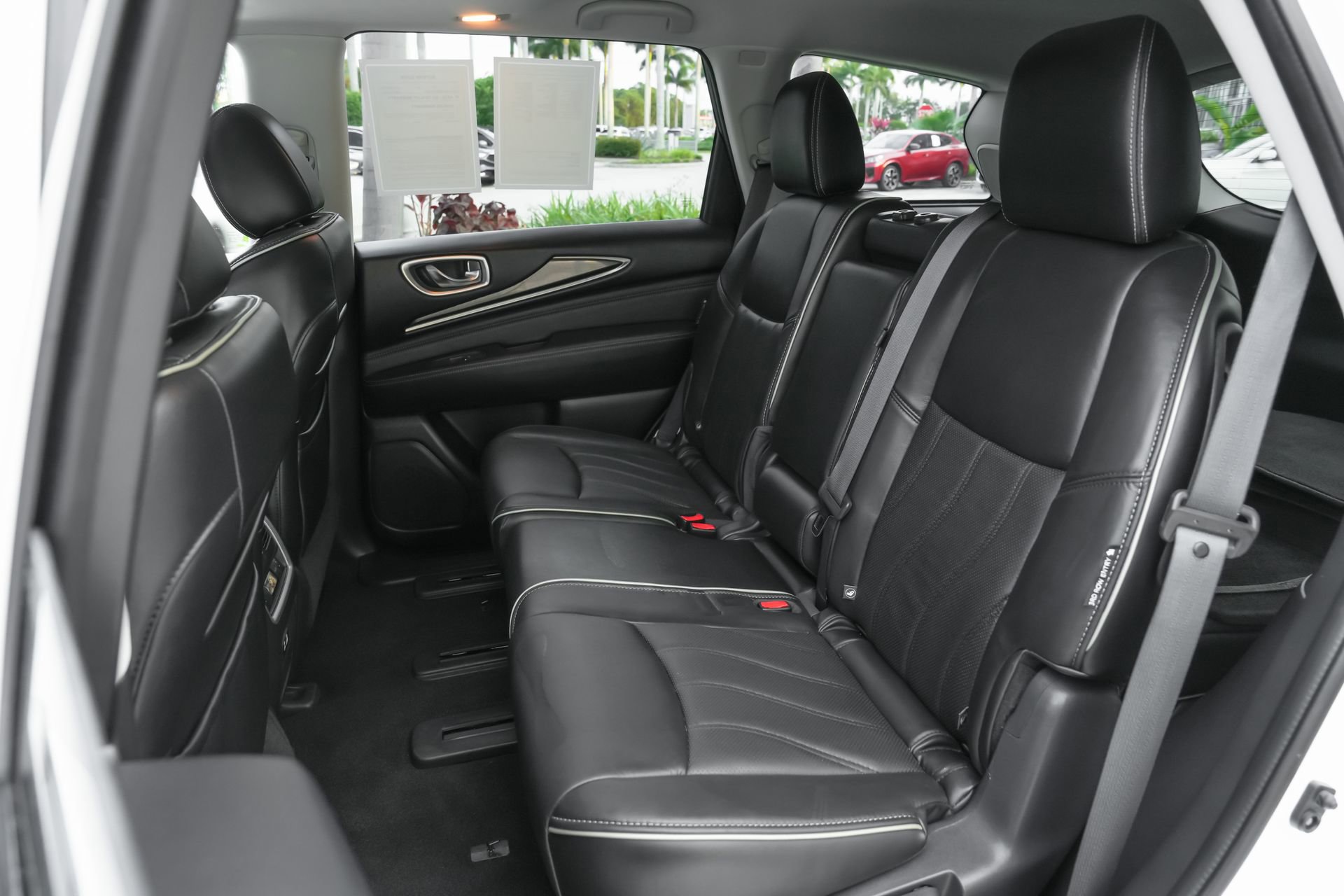 Used 2019 INFINITI QX60 Luxe w/ Essential Package image 32