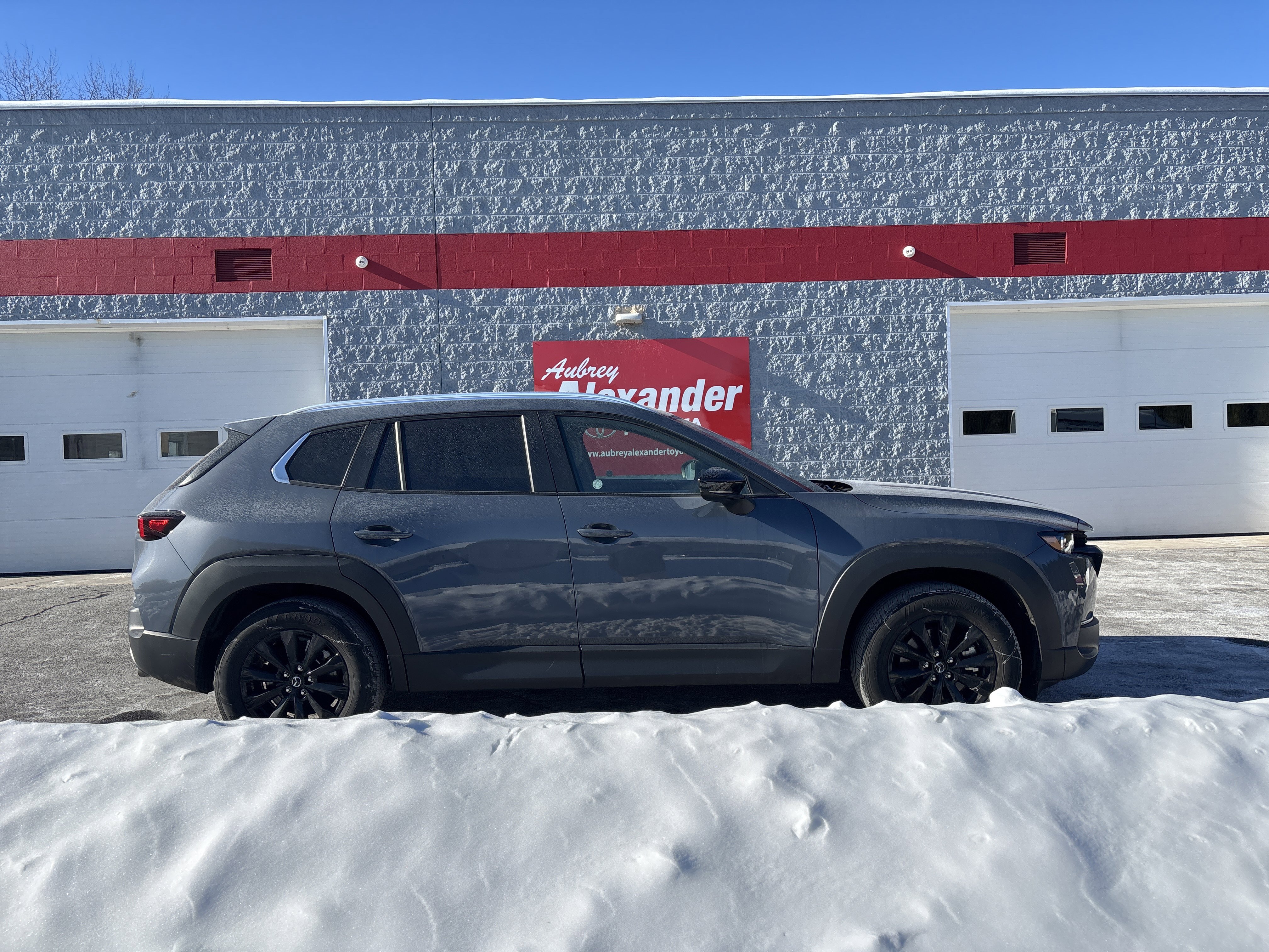 Used 2025 MAZDA CX-50 AWD 2.5 S w/ Premium Package image 2