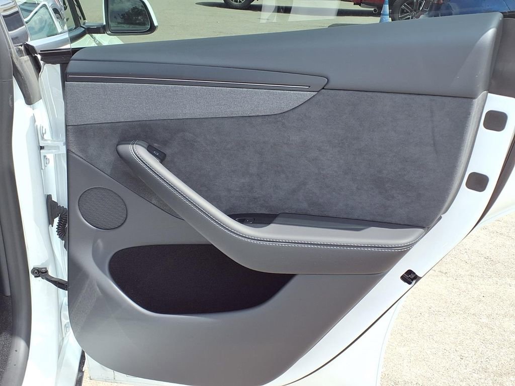 Used 2026 Tesla Model Y Long Range AWD/4WD image 14