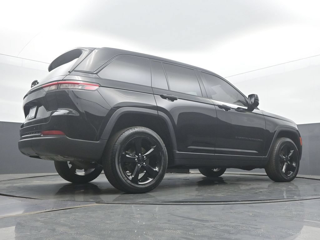 Used 2023 Jeep Grand Cherokee Altitude AWD/4WD image 48