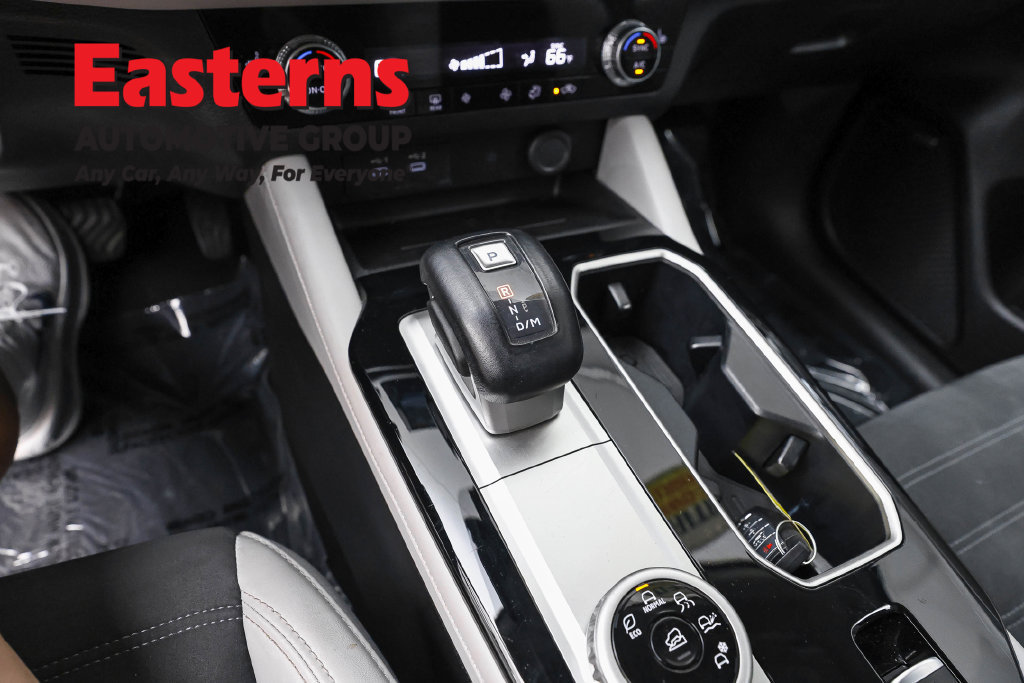 Used 2025 Mitsubishi Outlander SE FWD image 14