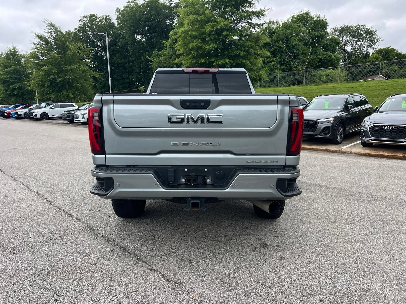 Used 2024 GMC Sierra 2500 Denali Ultimate AWD/4WD image 8