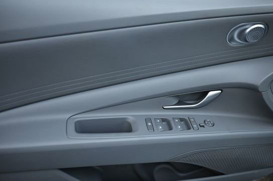 New 2026 Hyundai Elantra Hybrid FWD image 6