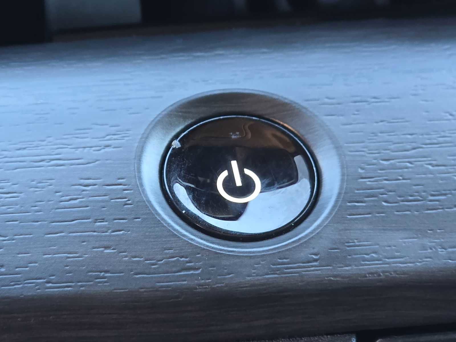 Used 2023 Nissan Ariya AWD image 23