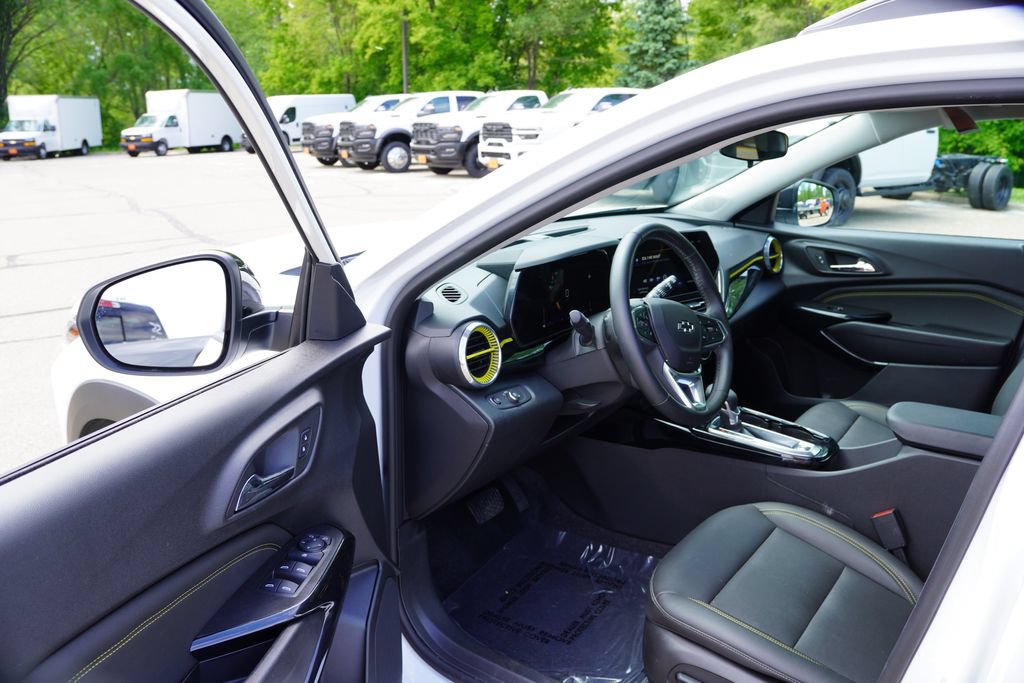 Certified 2025 Chevrolet Trax ACTIV w/ Driver Confidence Package FWD image 14