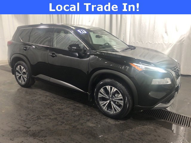 Used 2021 Nissan Rogue SV image 2