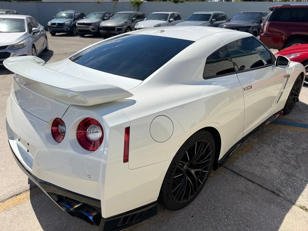 Used 2020 Nissan GT-R Premium AWD/4WD image 5