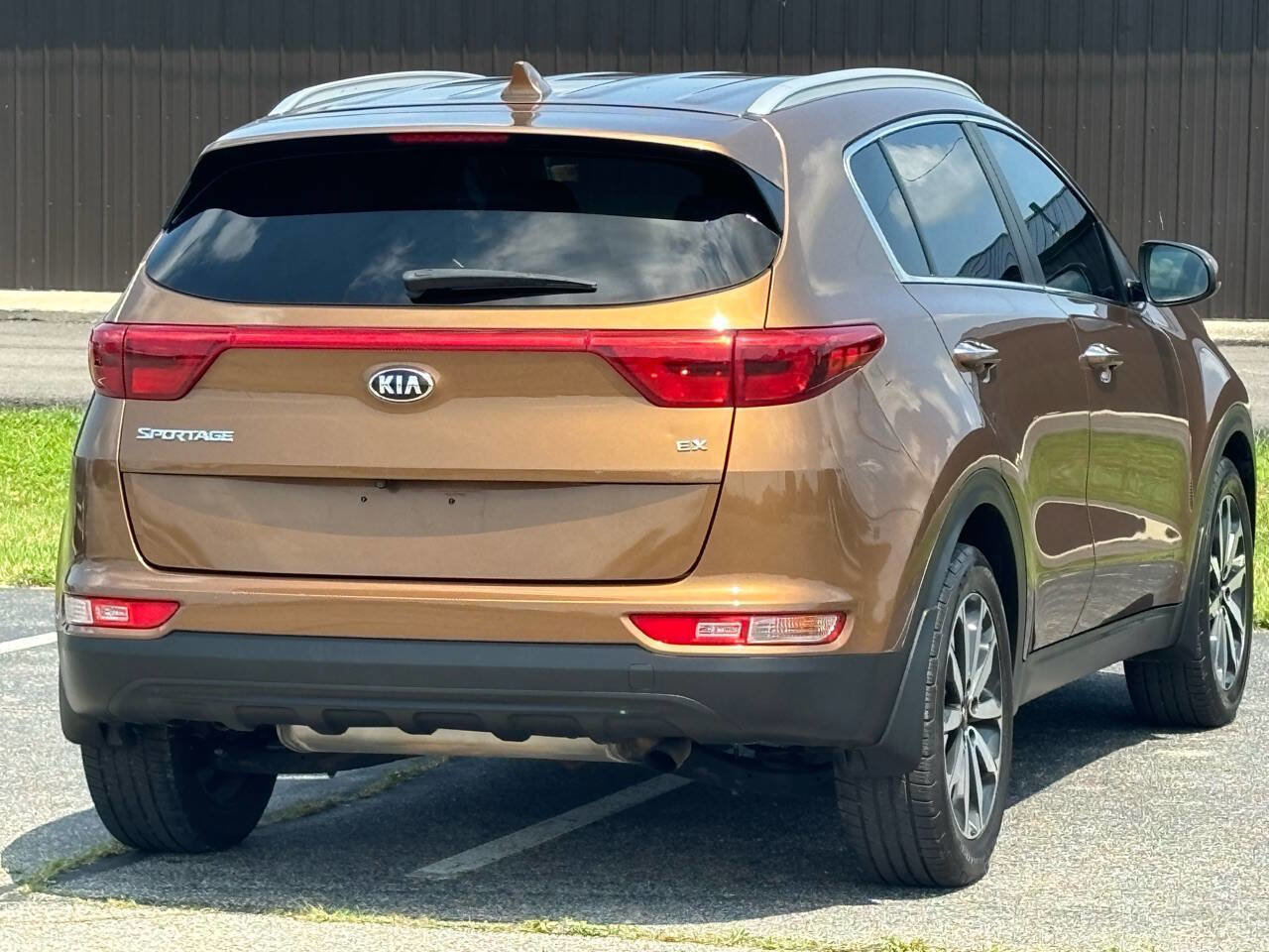 Used 2017 Kia Sportage EX image 6