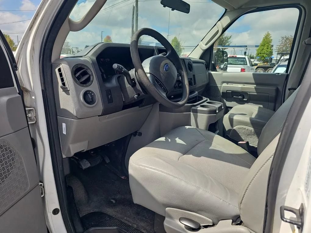 Used 2010 Ford E-150 and Econoline 150 RWD image 15