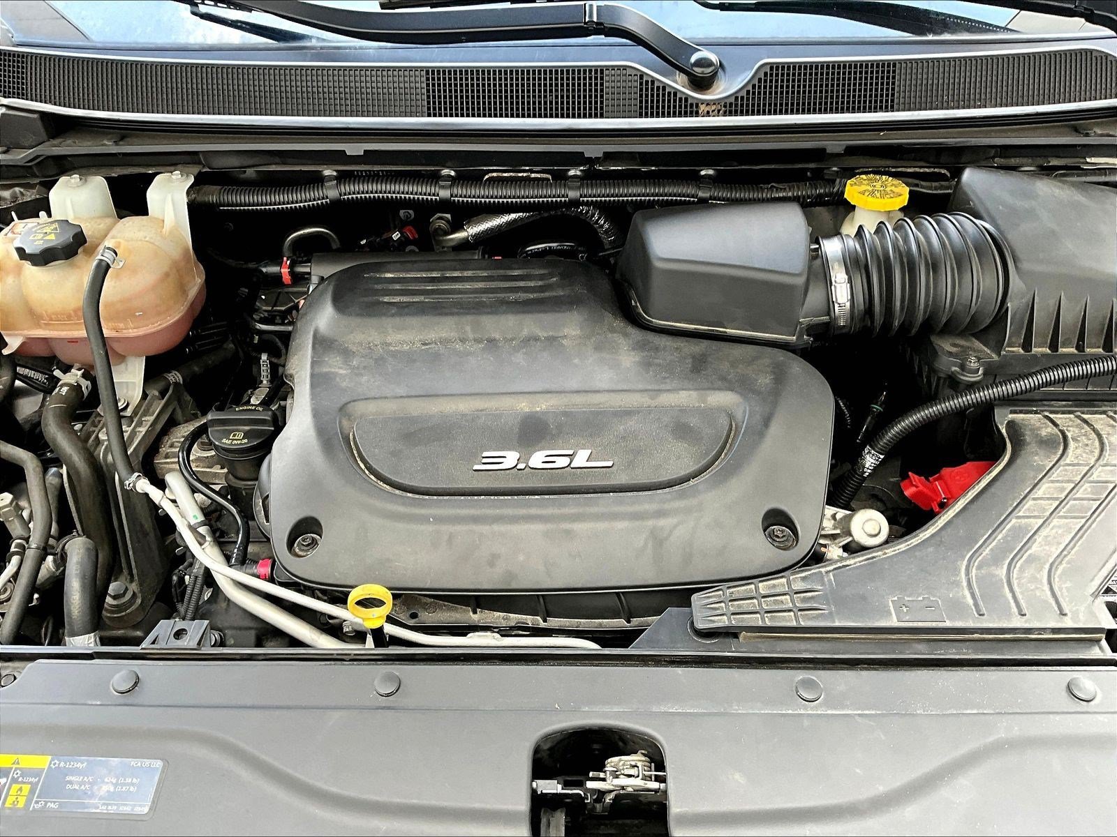Used 2018 Chrysler Pacifica Touring-L Plus FWD image 29