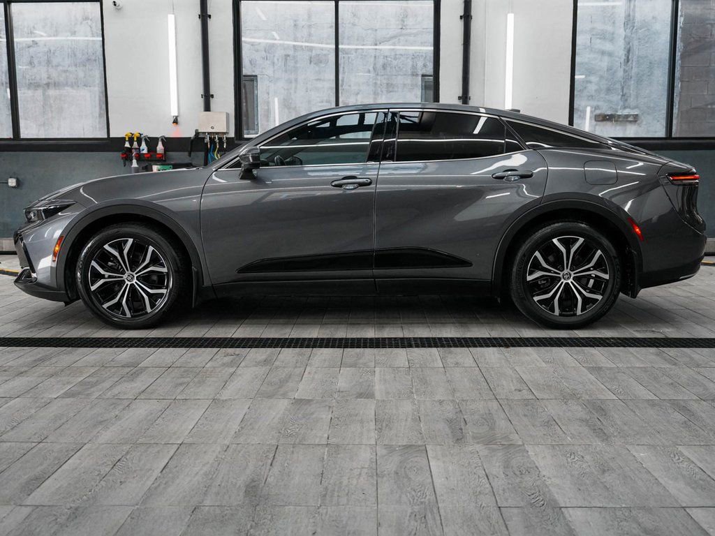 Used 2023 Toyota Crown XLE image 4