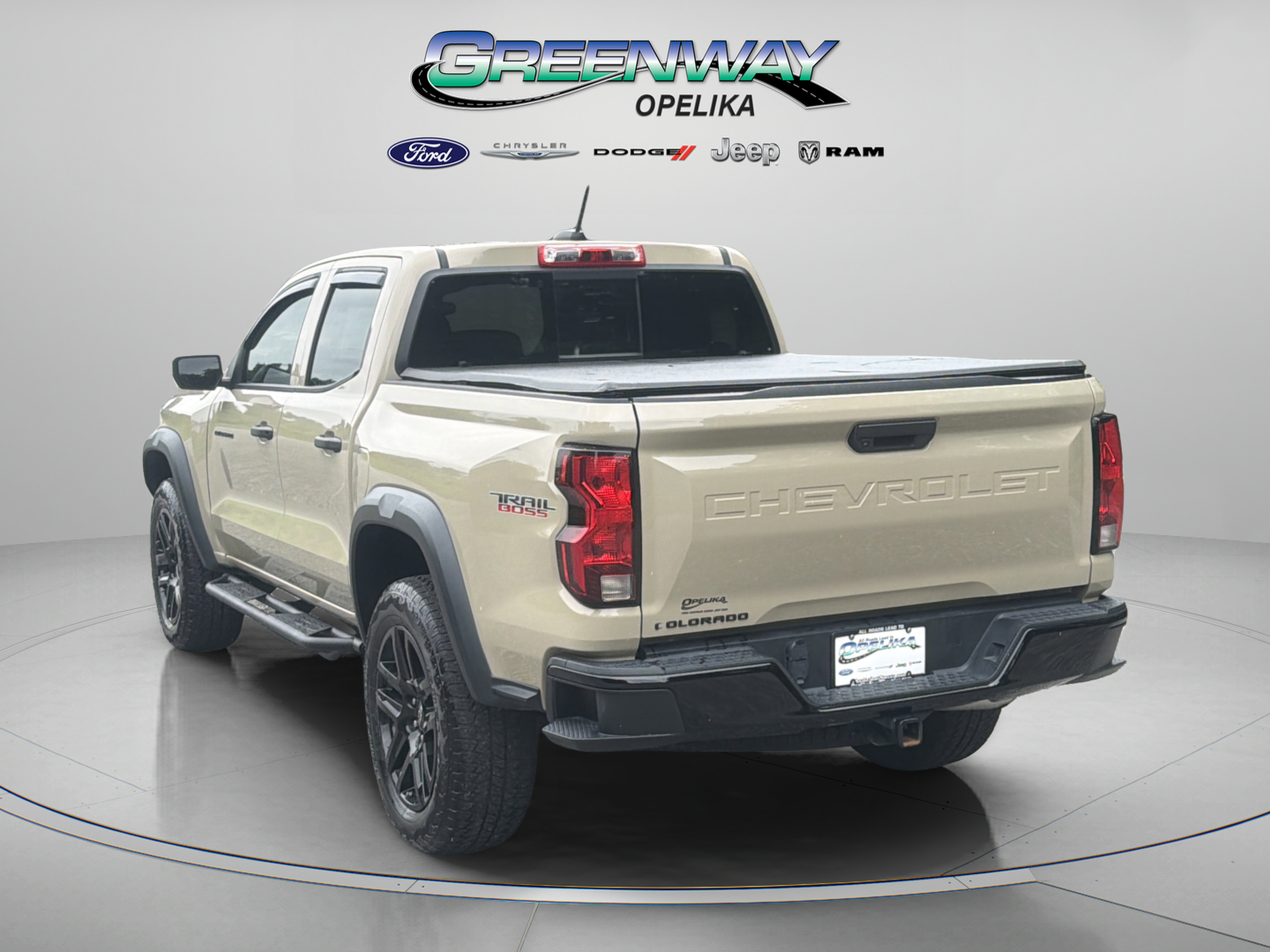 Used 2023 Chevrolet Colorado Trail Boss w/ Advanced Trailering Package AWD/4WD image 5